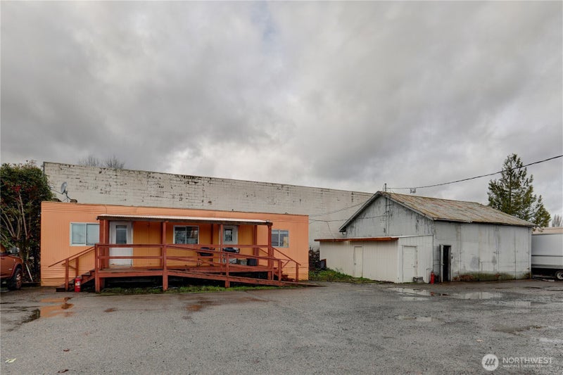 809 W Main Street