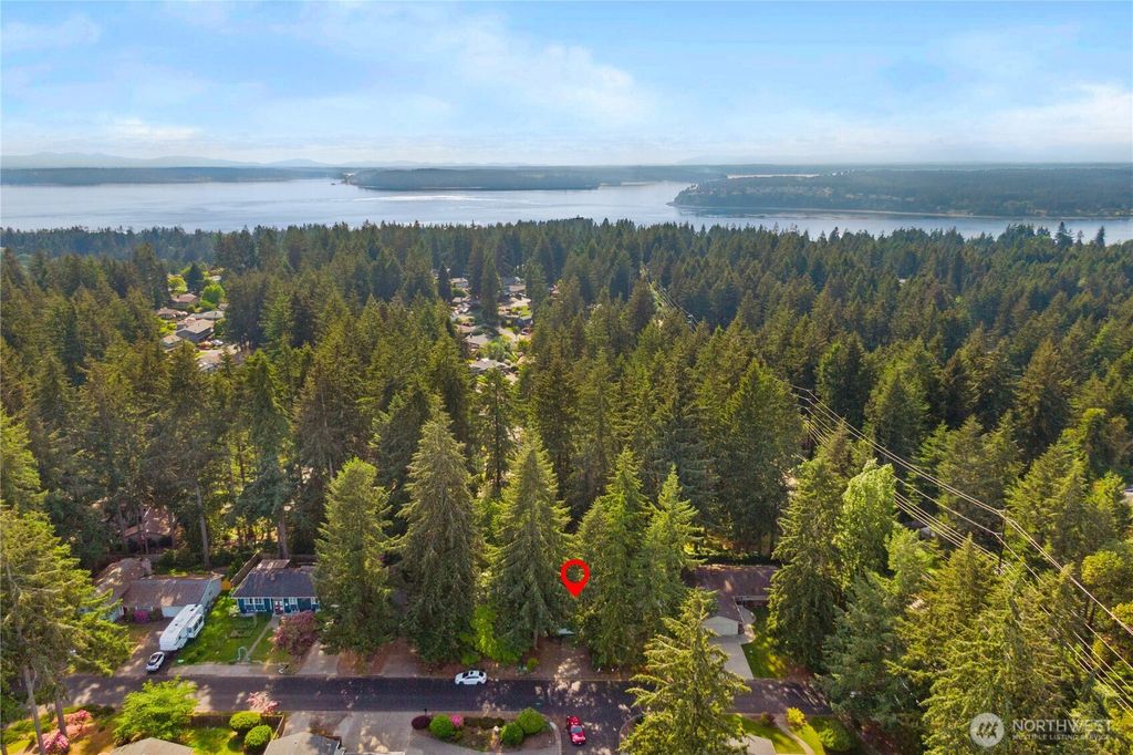 Photo of 4806 86th Avenue Ct W, University Place, WA 98467 (MLS # 2525168)
