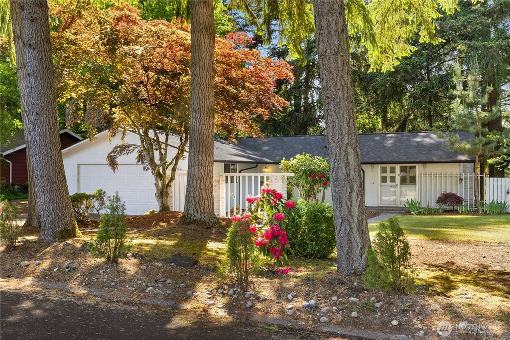Photo of 4806 86th Avenue Ct W, University Place, WA 98467 (MLS # 2525168)