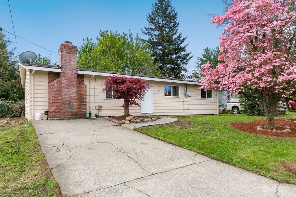 Photo of 11831 SE 274th Street, Kent, WA 98030 (MLS # 2233972)