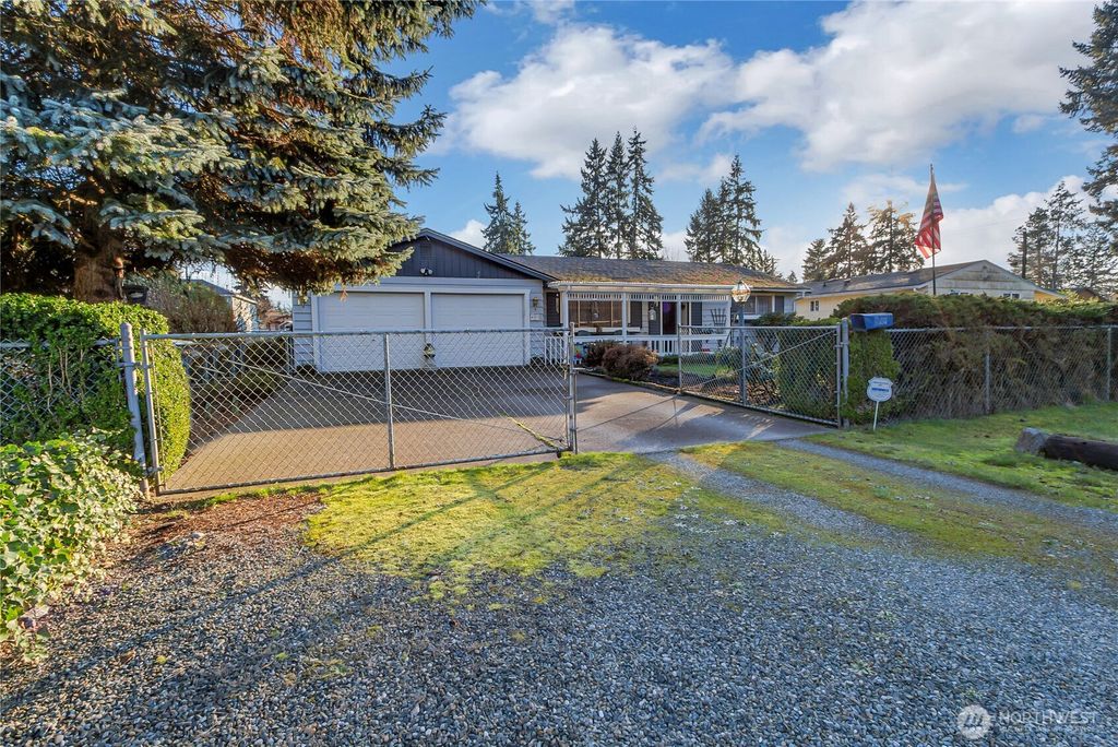 Photo of 426 160th Street S, Spanaway, WA 98387 (MLS # 2480305)