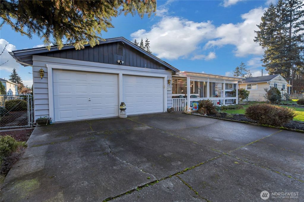 Photo of 426 160th Street S, Spanaway, WA 98387 (MLS # 2480305)