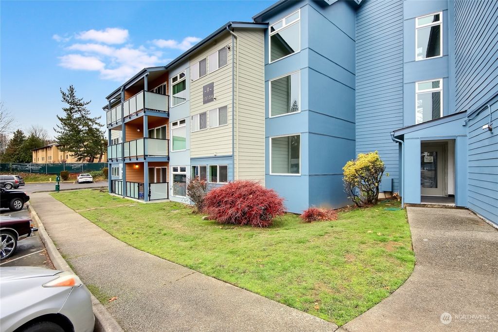 Photo of 15154 65th Avenue S #908, Tukwila, WA 98188 (MLS # 2020776)