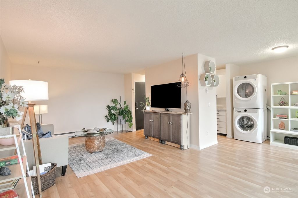 Photo of 15154 65th Avenue S #908, Tukwila, WA 98188 (MLS # 2020776)