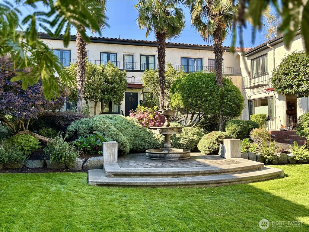 Photo of 2205 Bigelow Avenue N #6, Seattle, WA 98109 (MLS # 2447634)