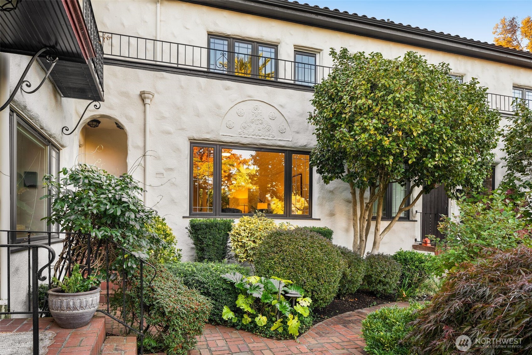 2205 Bigelow Avenue N 6