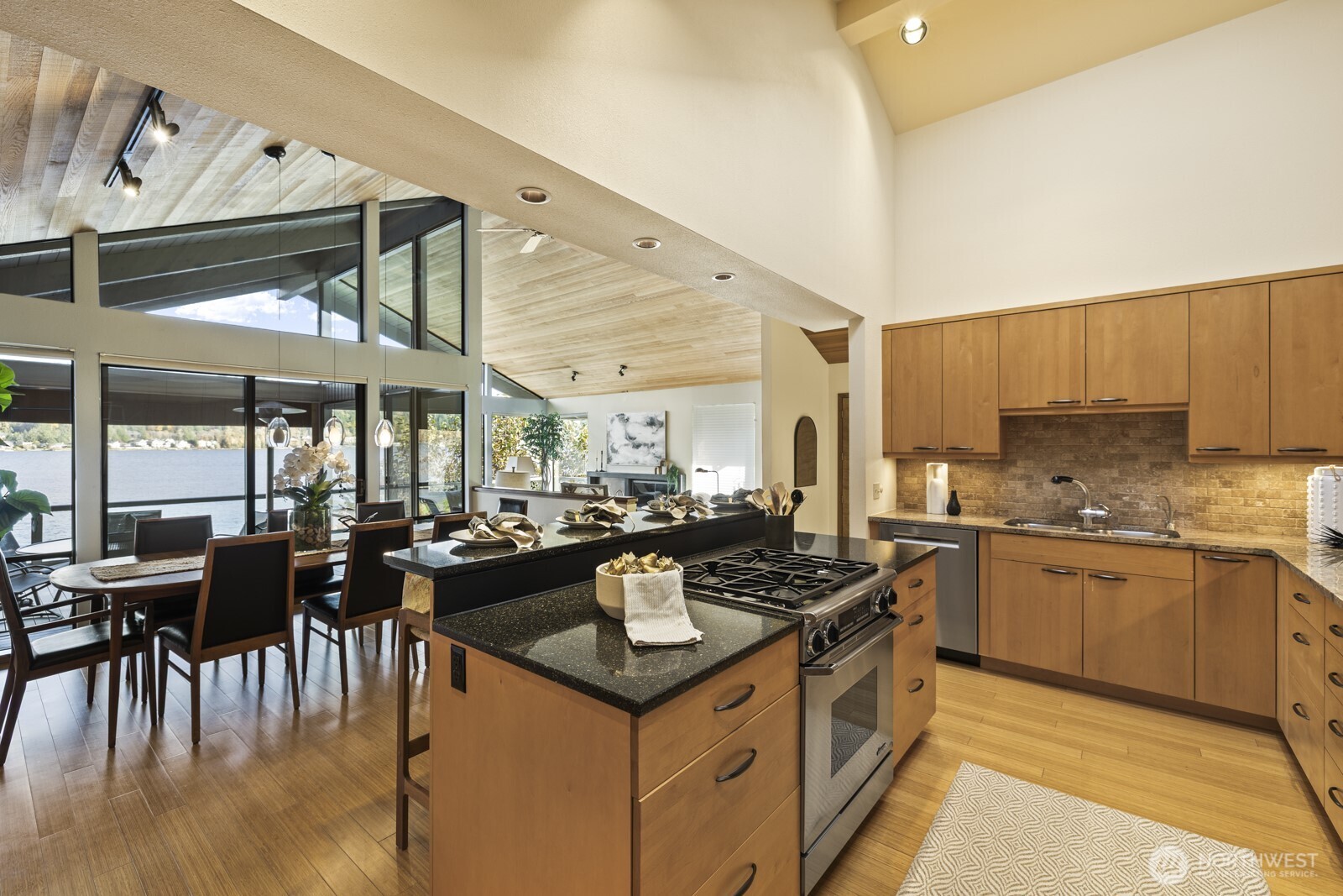 2860 W Lake Sammamish Parkway NE