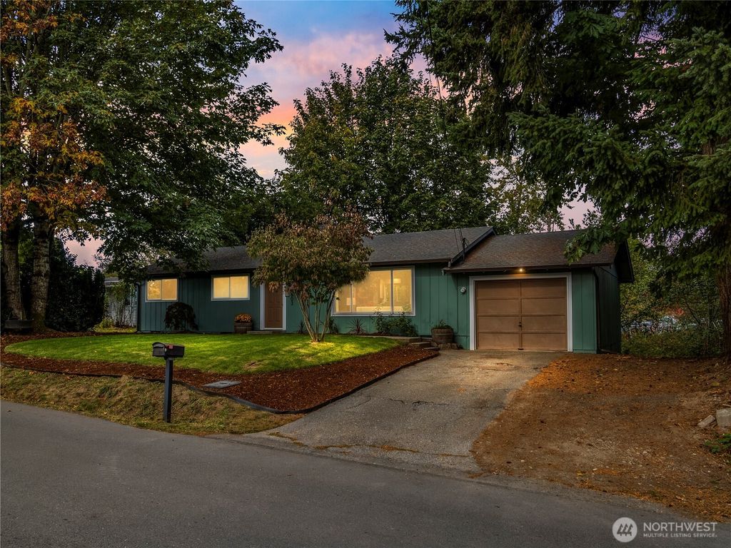 Photo of 1603 169th Place SW, Lynnwood, WA 98037 (MLS # 2446272)