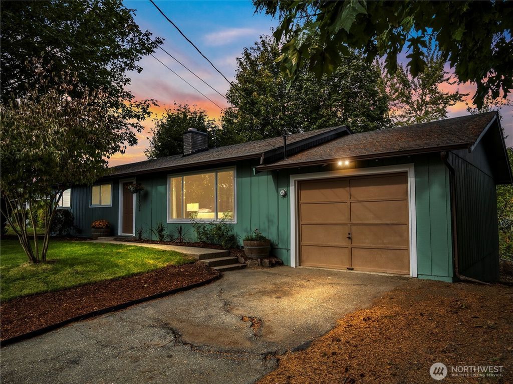 Photo of 1603 169th Place SW, Lynnwood, WA 98037 (MLS # 2446272)