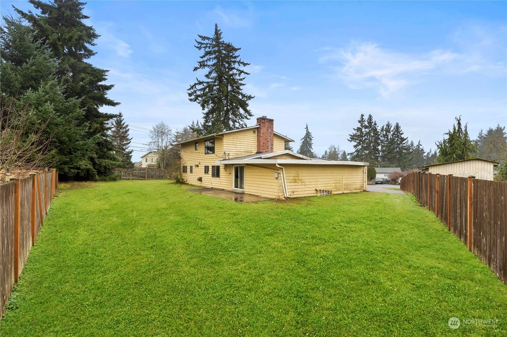 Photo of 1125 Logan Road, Lynnwood, WA 98036 (MLS # 2188017)