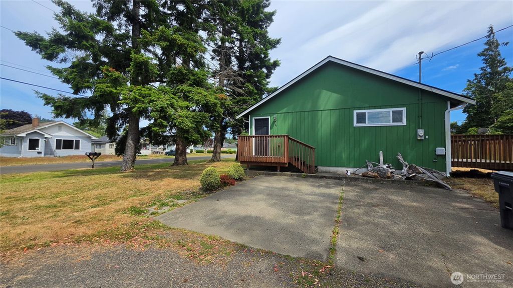 Photo of 123 W Marion Street, Aberdeen, WA 98520 (MLS # 2555187)