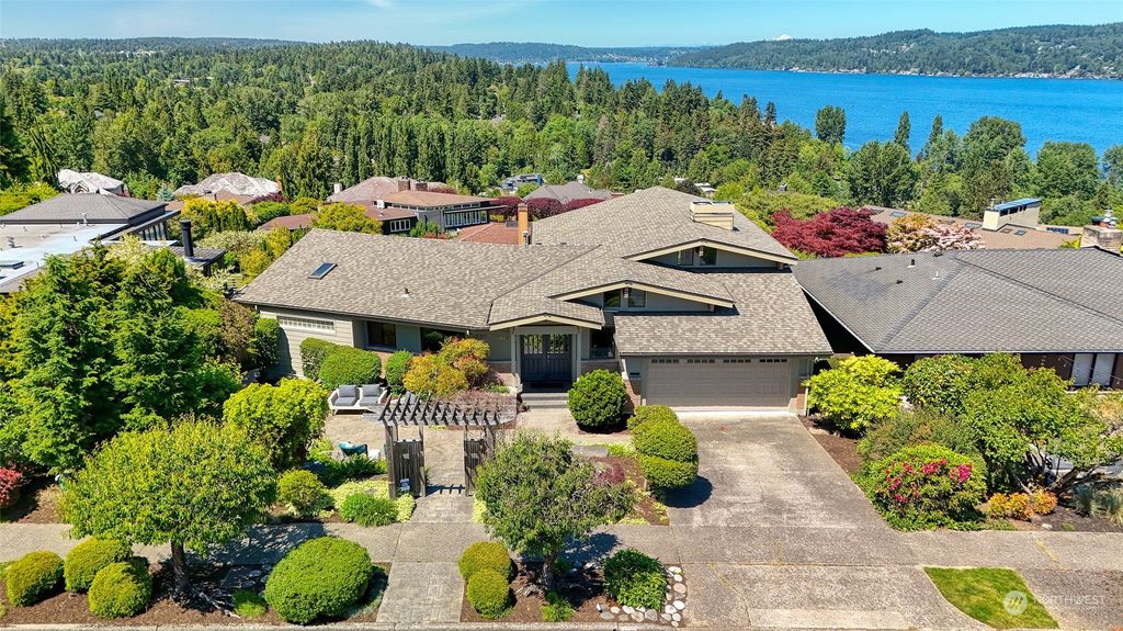 Photo of 4818 NE 86th Street, Seattle, WA 98115 (MLS # 2250733)