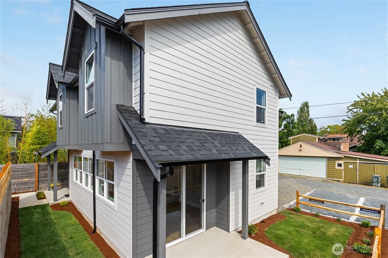 2728 Humboldt St.
