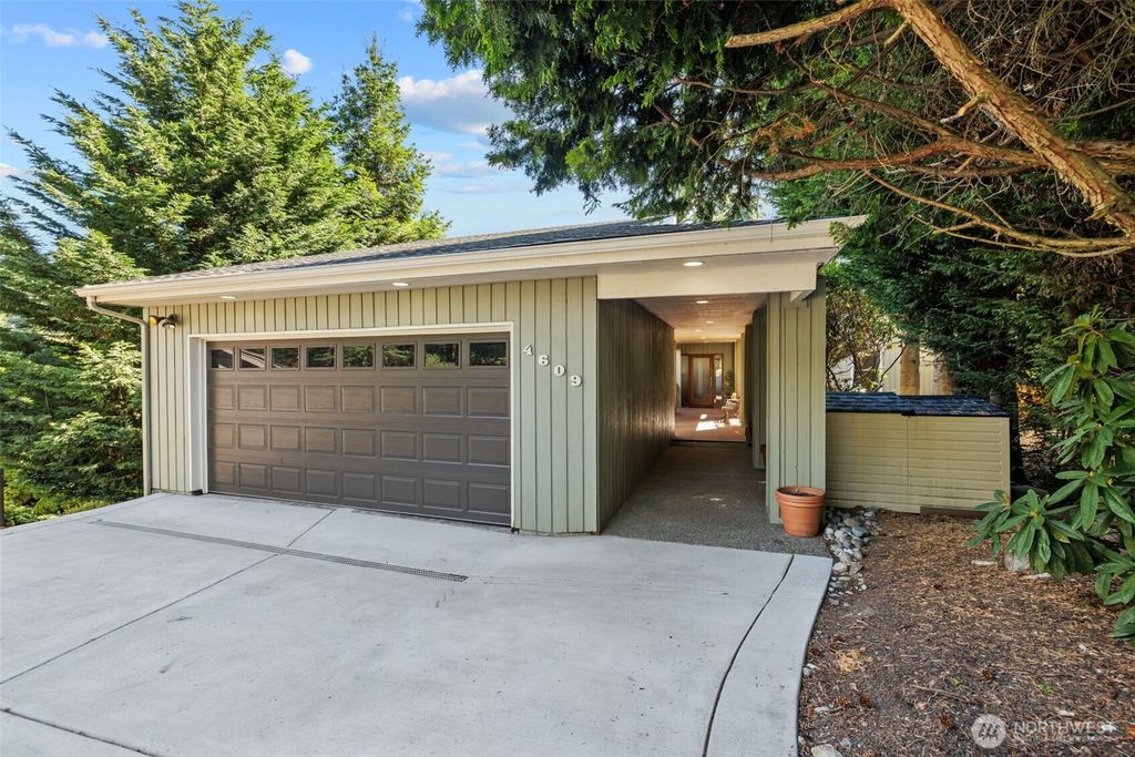 Photo of 4609 144th Place SE, Bellevue, WA 98006 (MLS # 2437681)