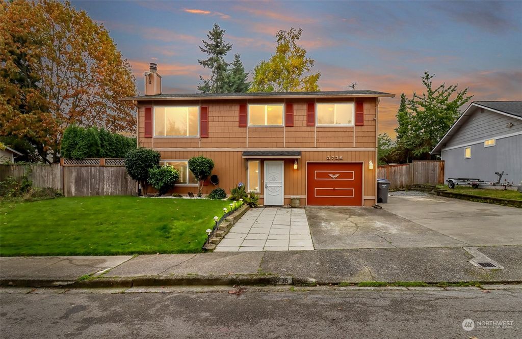 Photo of 3735 SW 332nd Place, Federal Way, WA 98023 (MLS # 2173927)