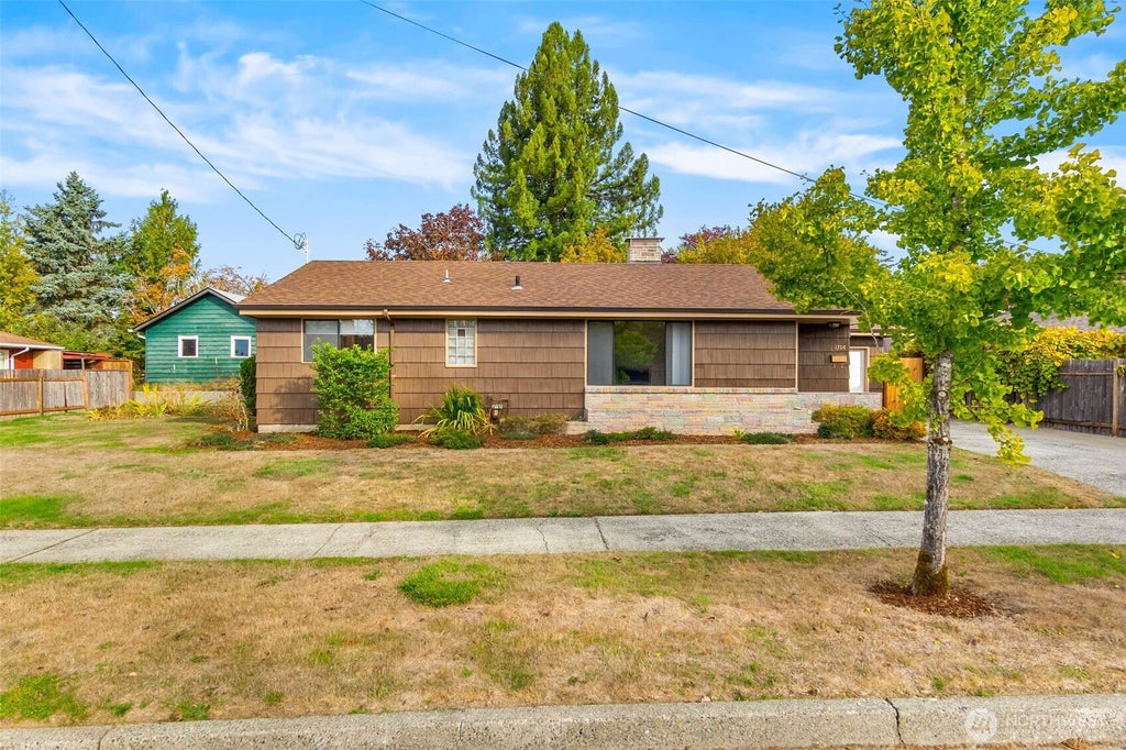 Photo of 1708 5th Avenue SW, Olympia, WA 98502 (MLS # 2593653)