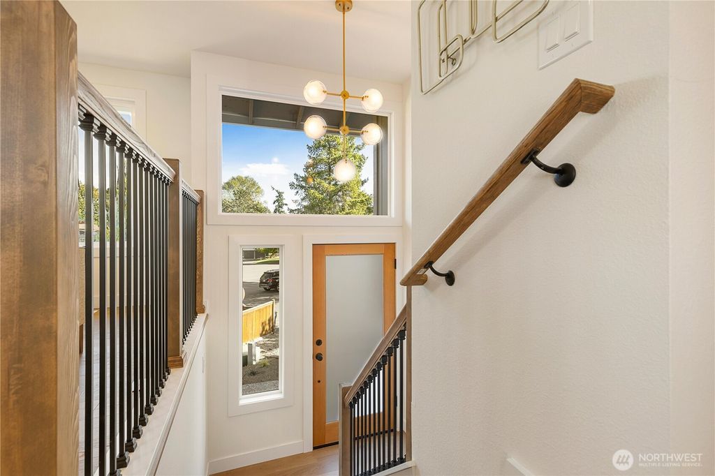 Photo of 12907 87th Avenue NE, Kirkland, WA 98034 (MLS # 2479236)