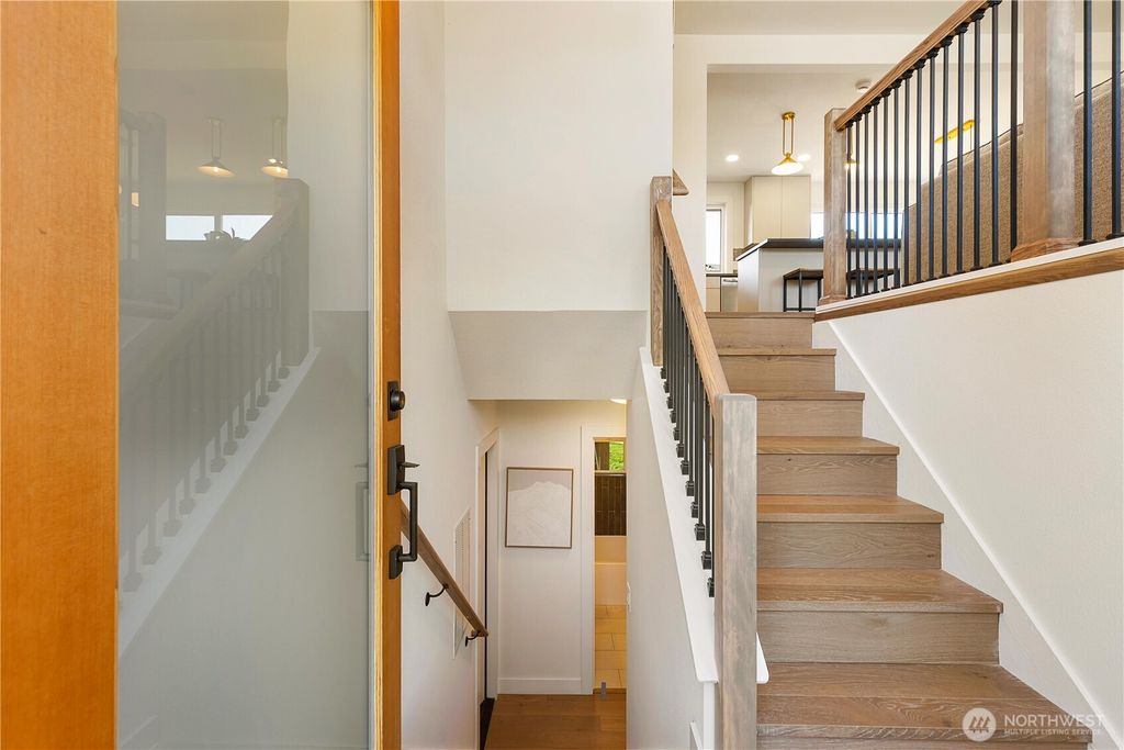 Photo of 12907 87th Avenue NE, Kirkland, WA 98034 (MLS # 2479236)