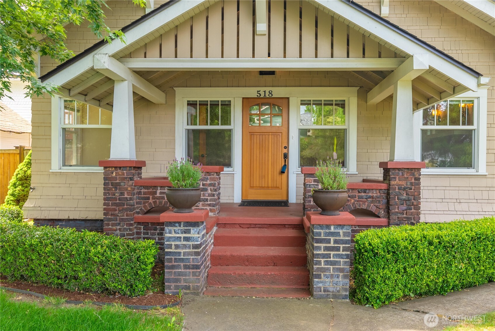 518 W Pioneer