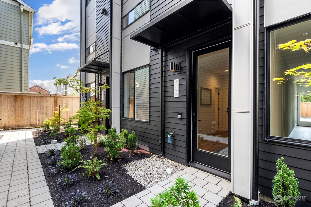 Photo of 4107 B 42nd Avenue SW, Seattle, WA 98116 (MLS # 2130024)