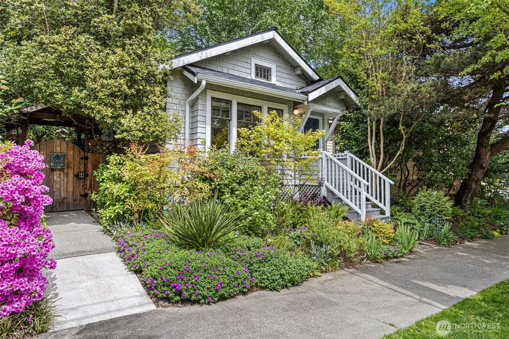 Photo of 2122 E Pine Street, Seattle, WA 98122 (MLS # 2379164)