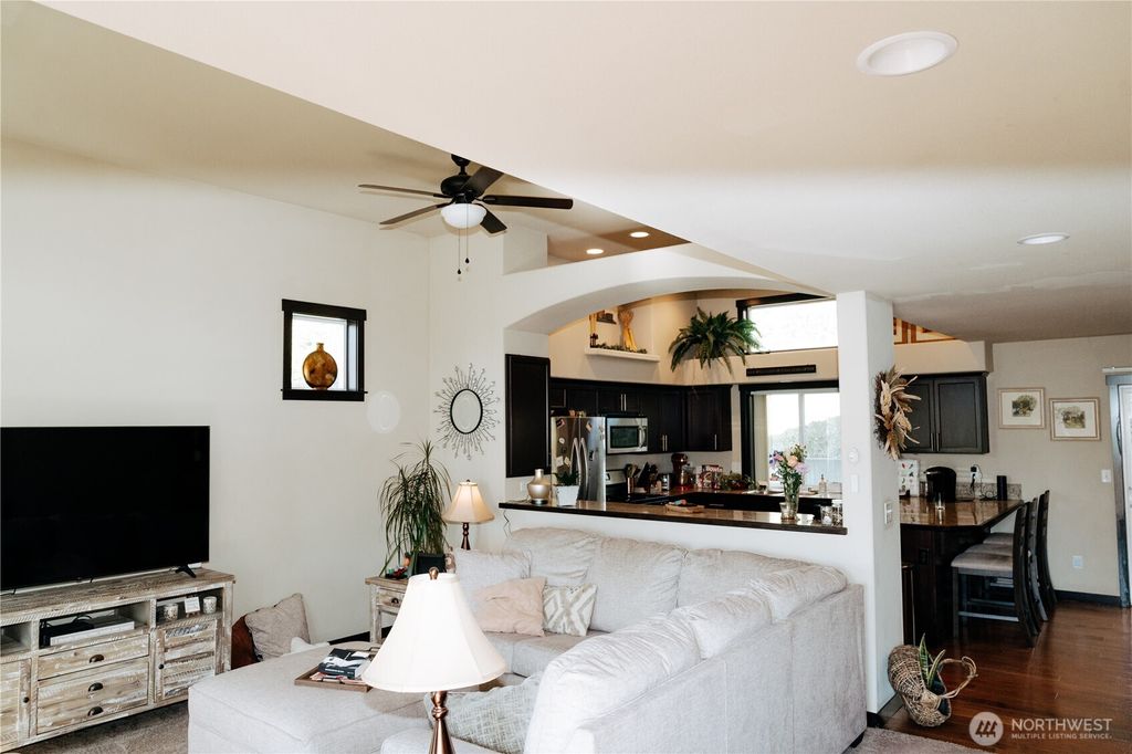 Photo of 108 Jeff Street, Mount Vernon, WA 98273 (MLS # 2505219)