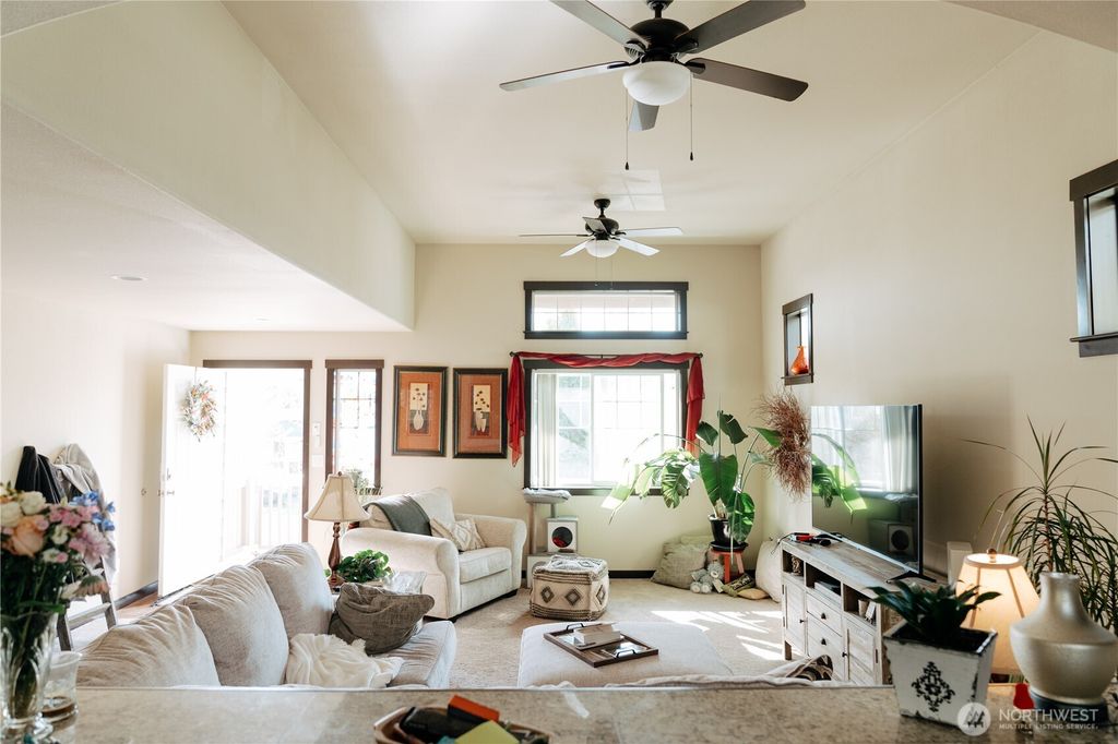 Photo of 108 Jeff Street, Mount Vernon, WA 98273 (MLS # 2505219)