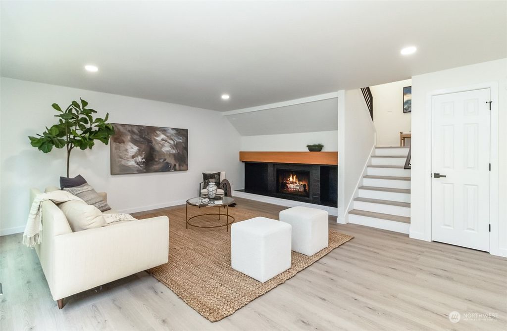 Photo of 31901 31st Place SW #80, Federal Way, WA 98023 (MLS # 2290140)