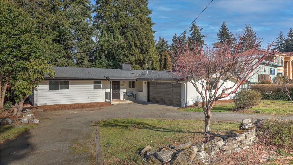 Photo of 4220 S 185th Street, SeaTac, WA 98188 (MLS # 2221163)