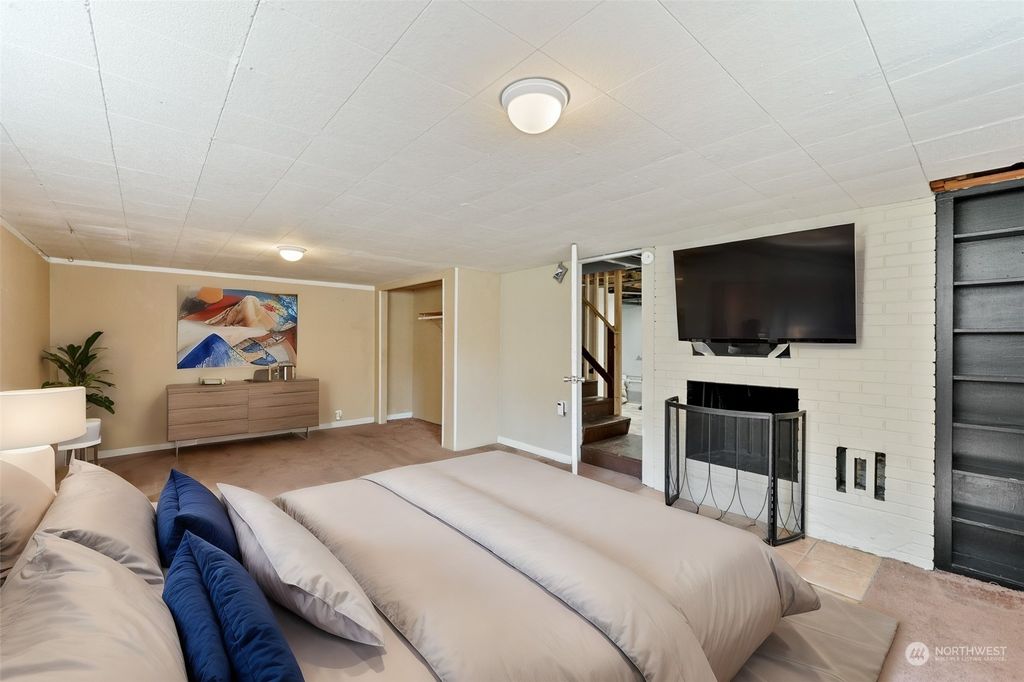 Photo of 836 NE 102nd Street, Seattle, WA 98125 (MLS # 2249038)