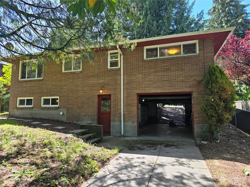 Photo of 836 NE 102nd Street, Seattle, WA 98125 (MLS # 2249038)