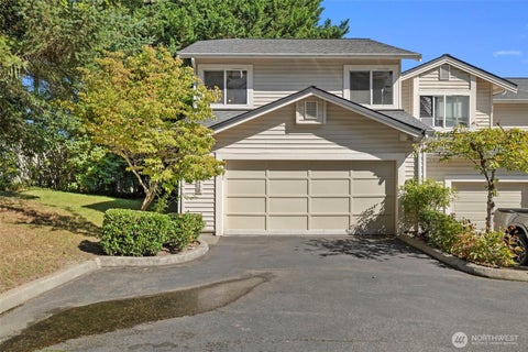 Photo of 12438 NE 7th Place, Bellevue, WA 98005 (MLS # 2584372)