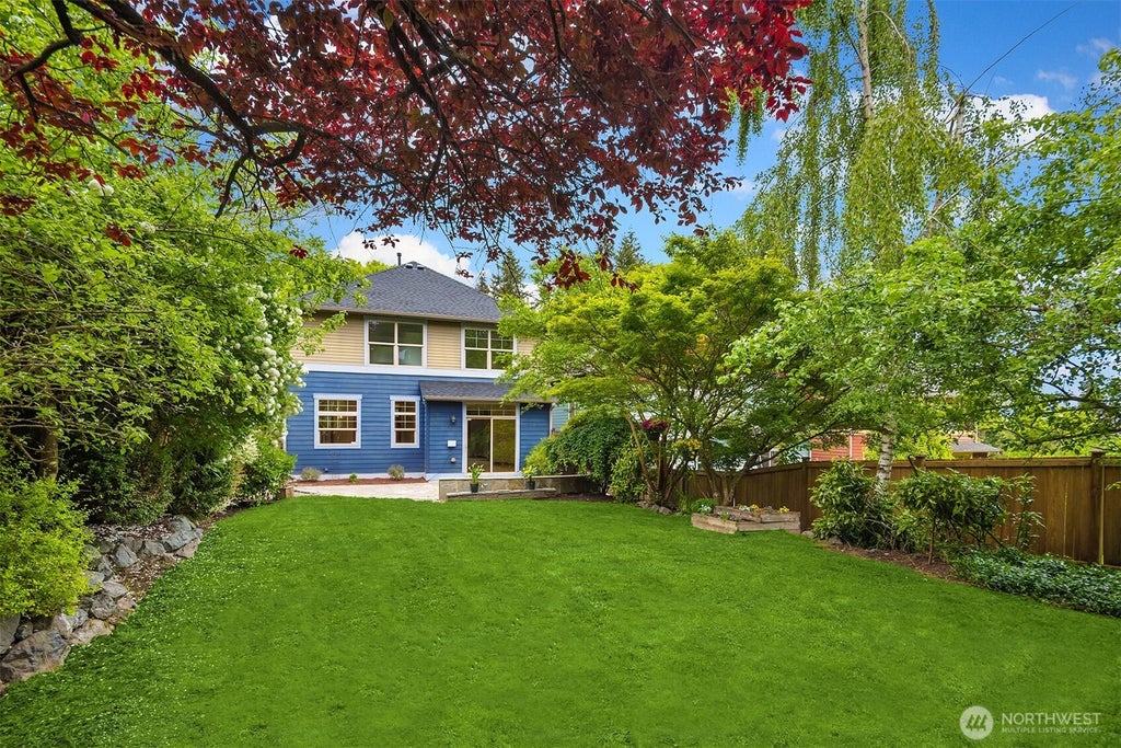 Photo of 1905 NE 125th Street, Seattle, WA 98125 (MLS # 2588673)