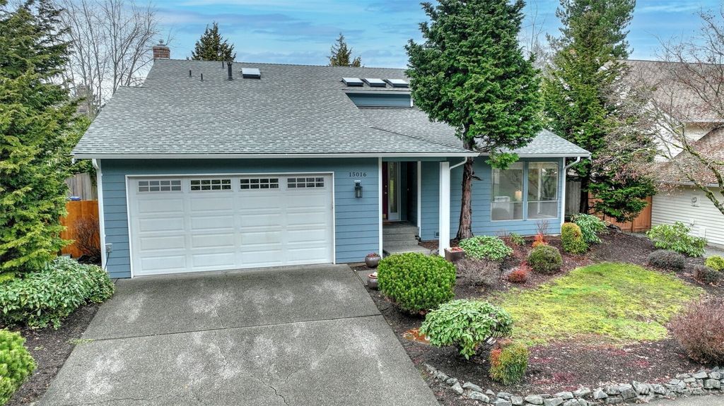 Photo of 15016 SE 184th St St, Renton, WA 98058 (MLS # 2476859)