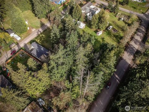 Photo of 222 Law Avenue, Port Townsend, WA 98368 (MLS # 2504304)