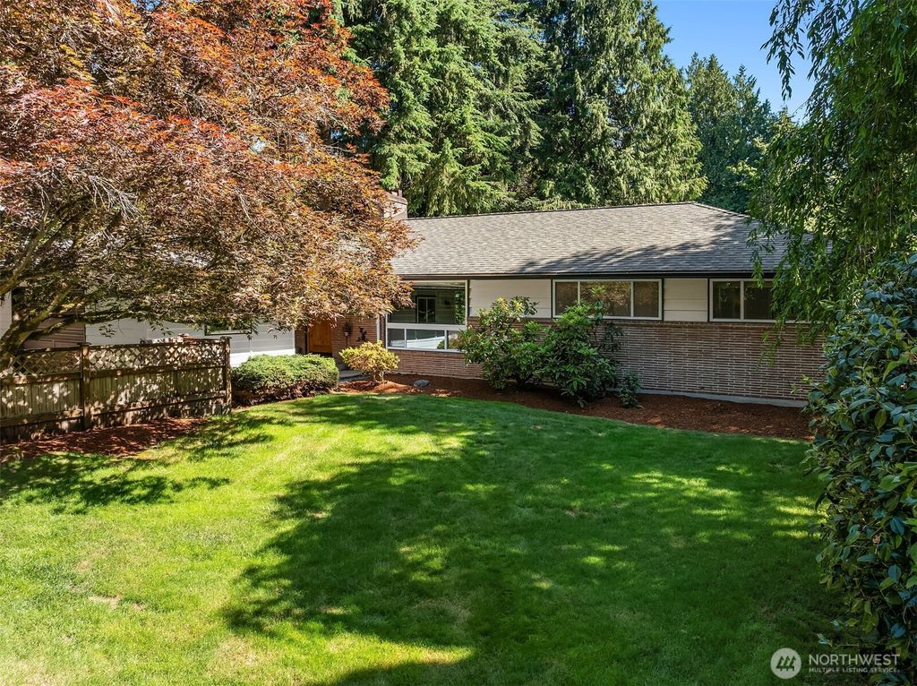 Photo of 7245 NE 170th Street, Kenmore, WA 98028 (MLS # 2456664)