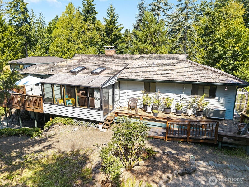 2357 Mountain View Road E