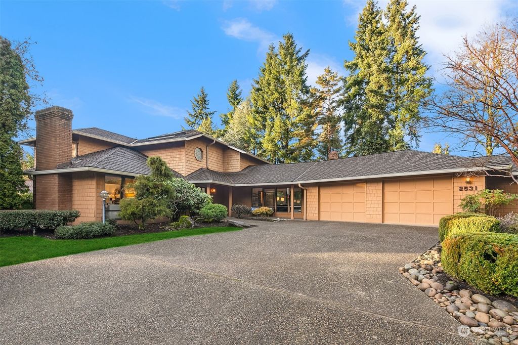 Photo of 2531 Medina Circle, Medina, WA 98039 (MLS # 2191191)