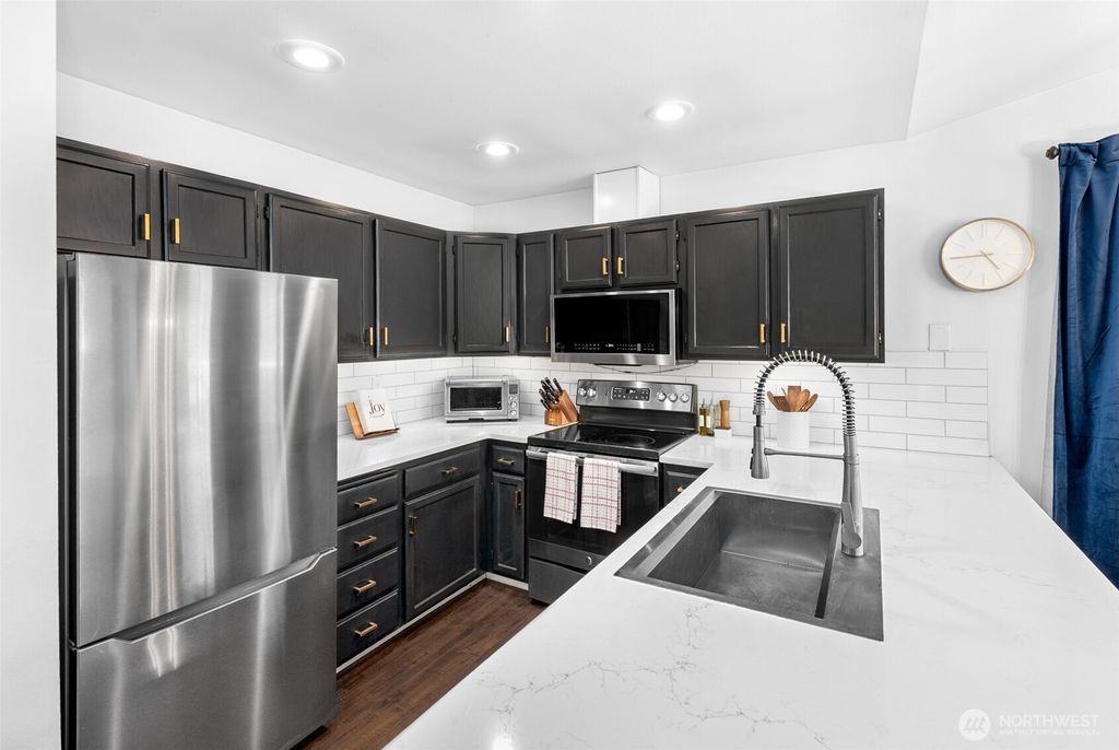 Photo of 5400 Harbour Pointe Boulevard #B201, Mukilteo, WA 98275 (MLS # 2530348)