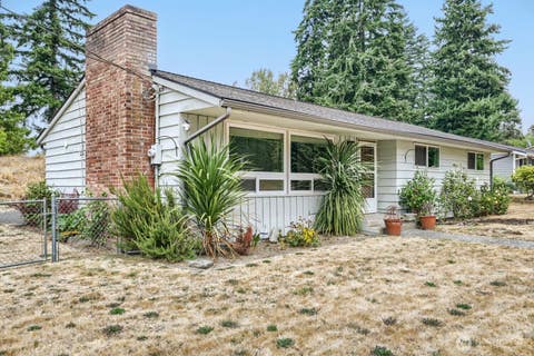 Photo of 7525 200th St SW ST, Lynnwood, WA 98036 (MLS # 2535952)