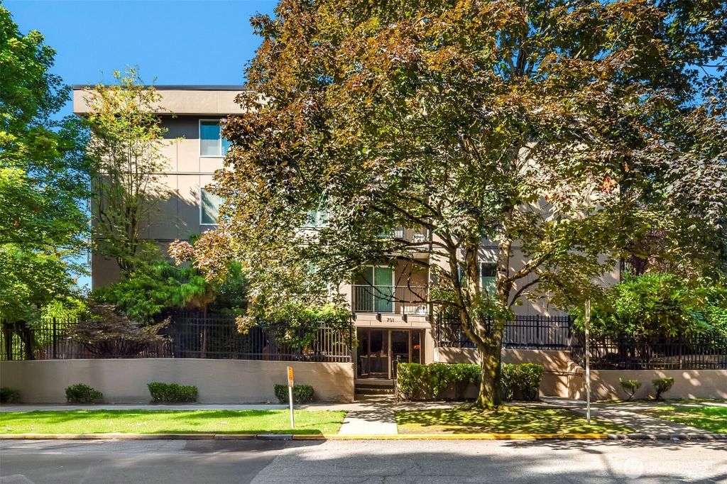 Photo of 701 17th Avenue #305, Seattle, WA 98122 (MLS # 2436766)
