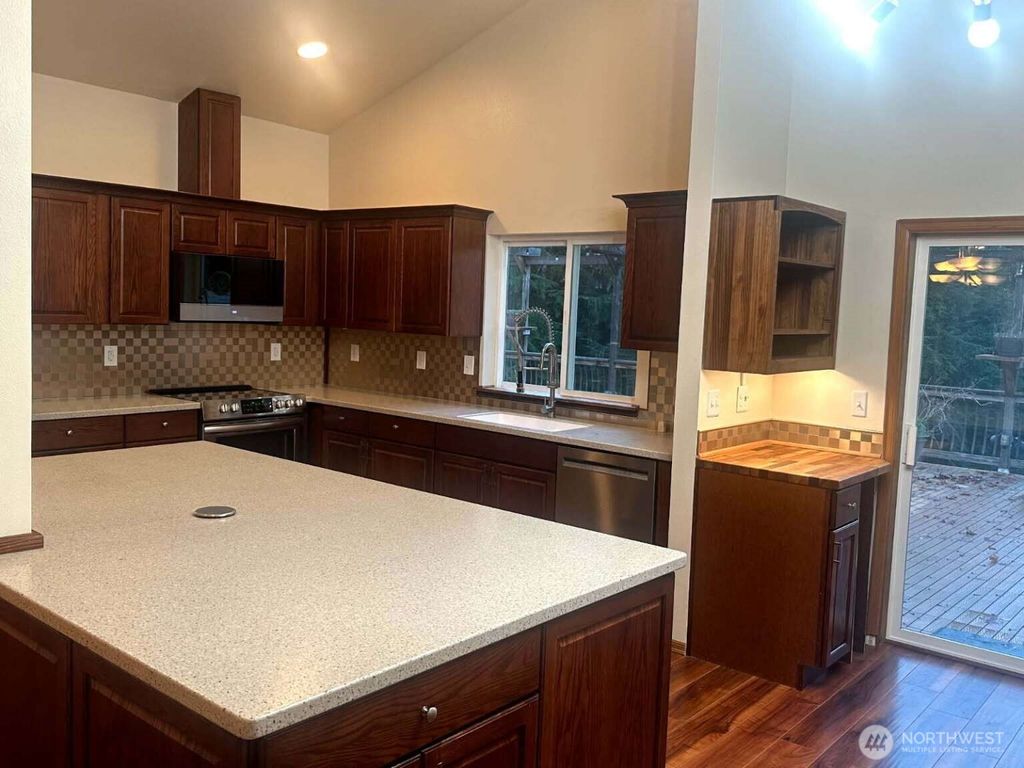 Photo of 11309 127th Ave NE, Lake Stevens, WA 98258 (MLS # 2455093)