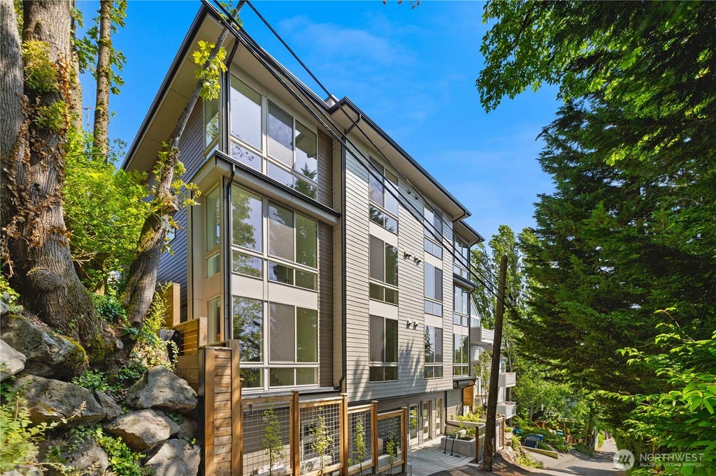 Photo of 3819 B Fremont Avenue N, Seattle, WA 98103 (MLS # 2559684)