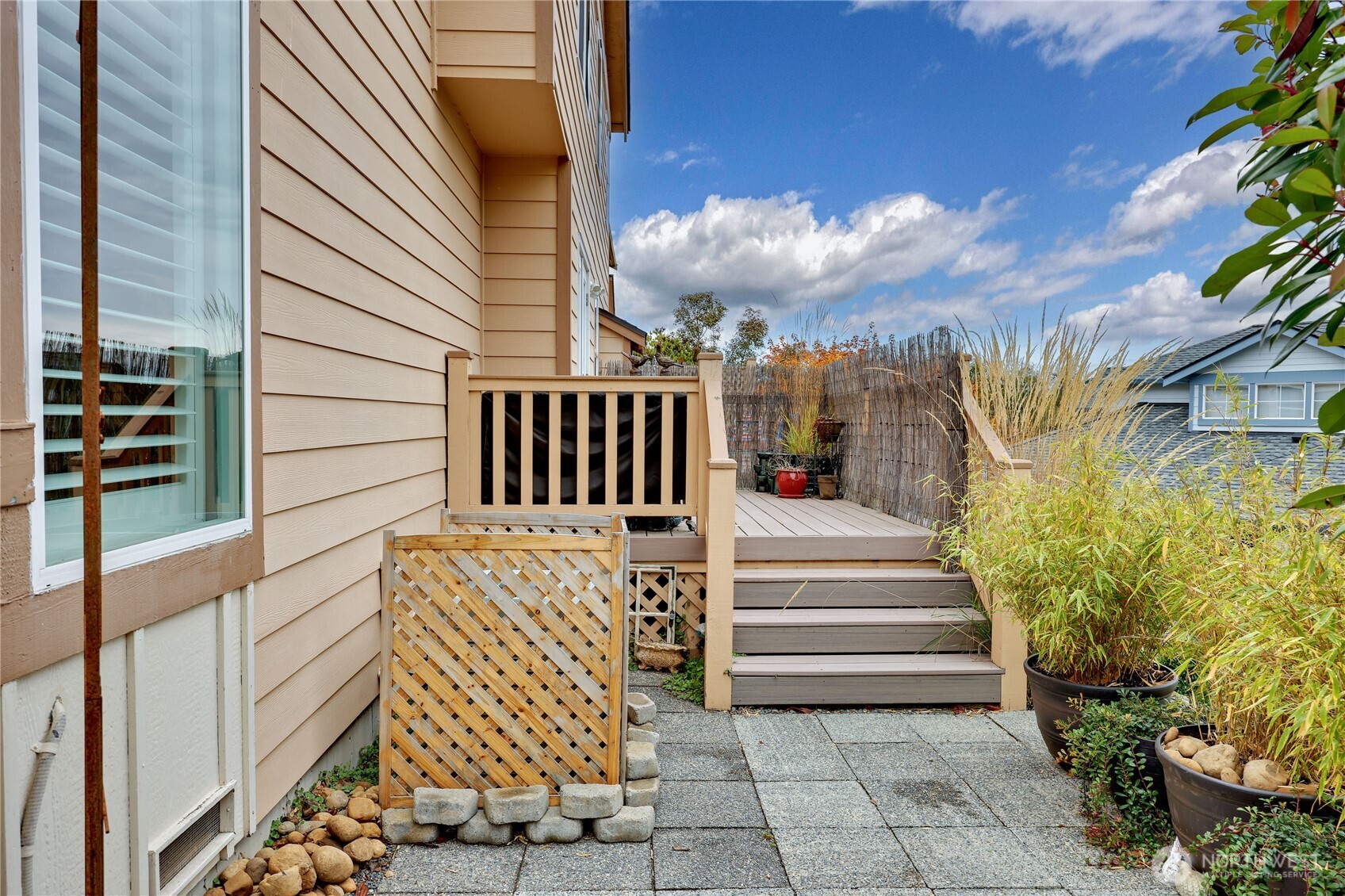 9672 Long Point Lane NW