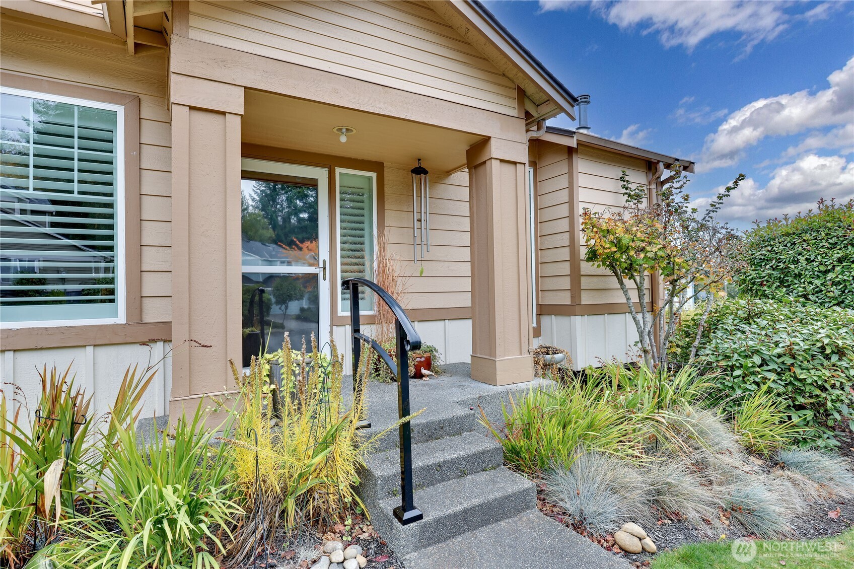 9672 Long Point Lane NW