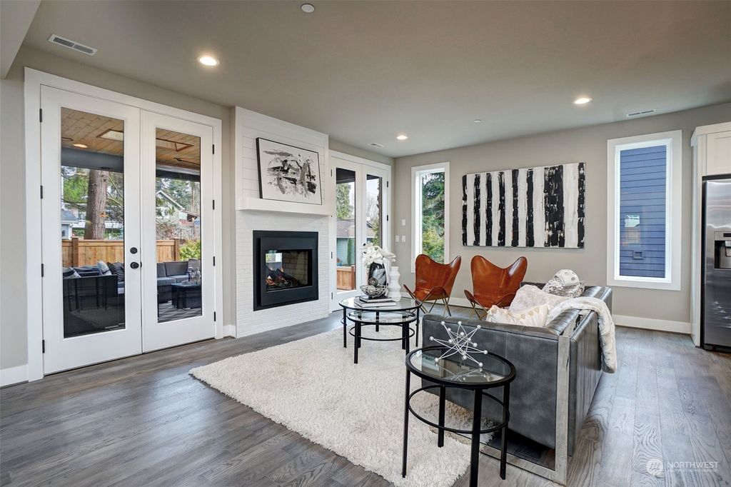 Photo of 18146 94th Avenue NE, Bothell, WA 98011 (MLS # 2038354)