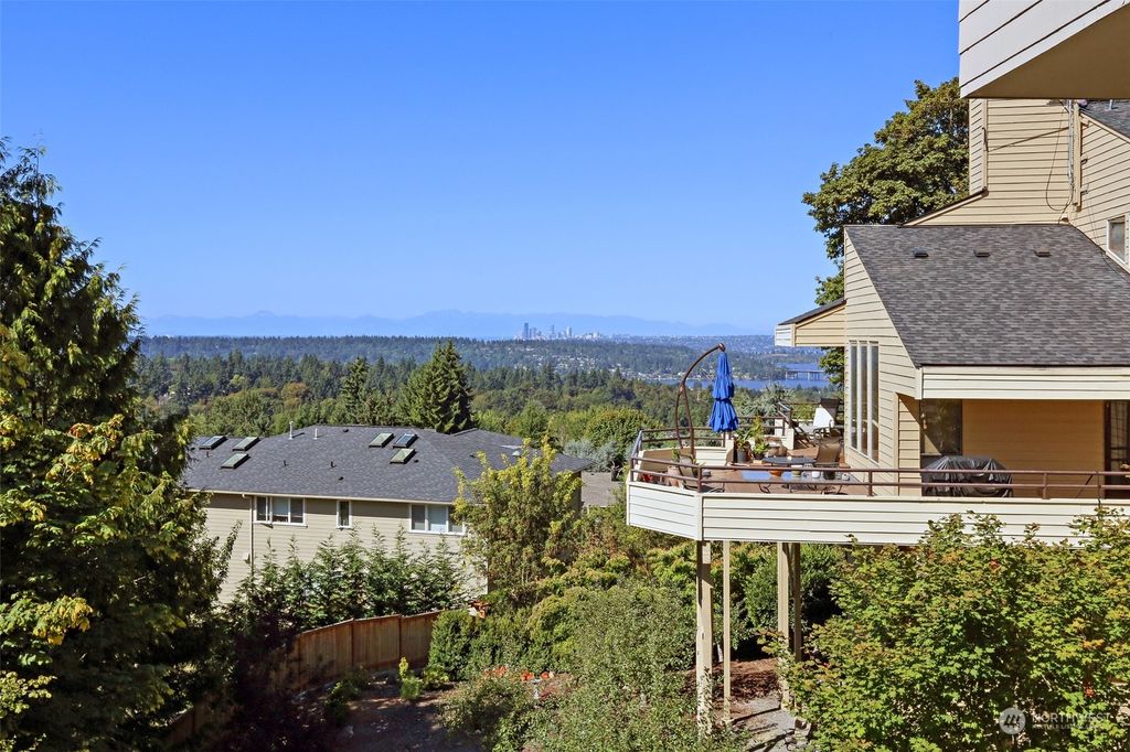 Photo of 13527 SE 50th Place, Bellevue, WA 98006 (MLS # 2160848)