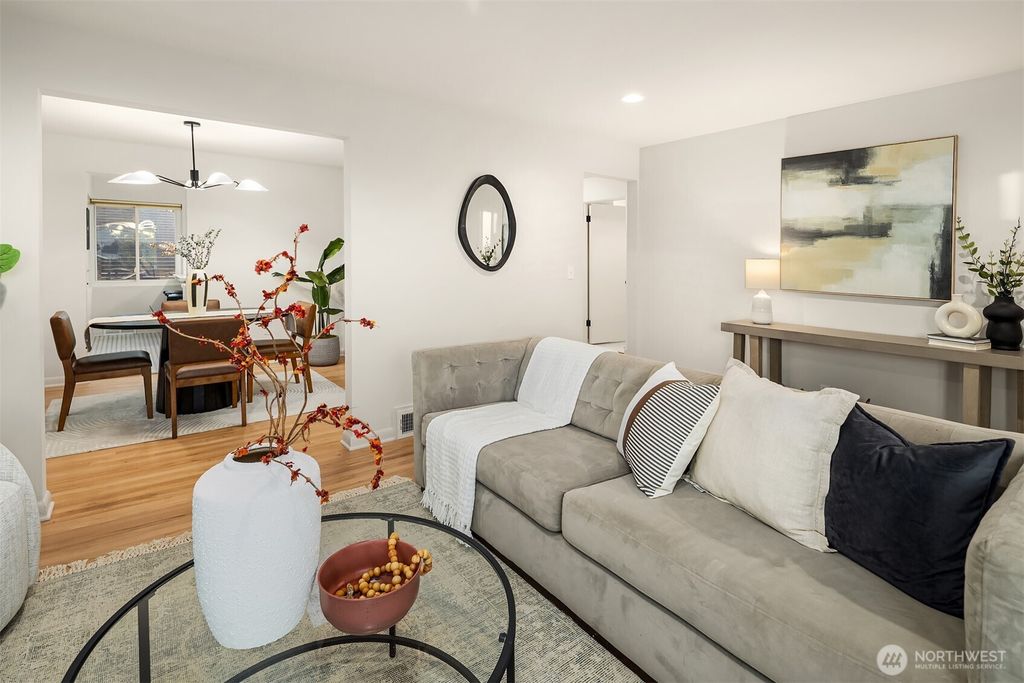 Photo of 1556 S Pearl Street, Seattle, WA 98108 (MLS # 2459764)