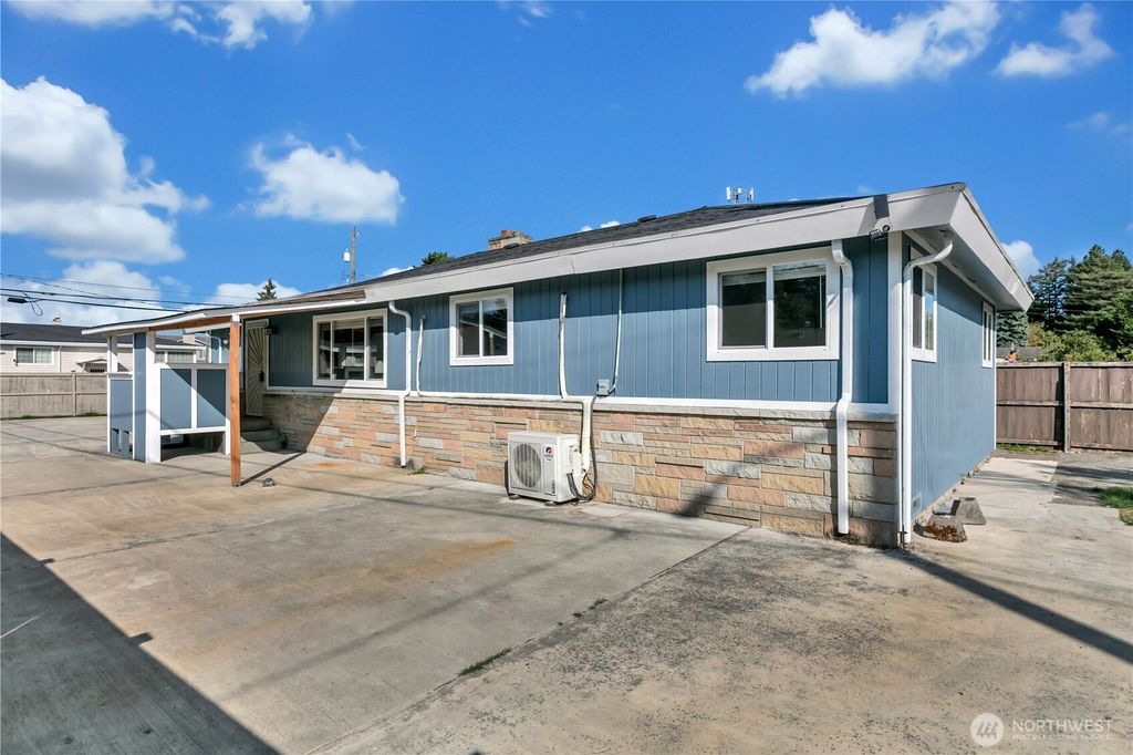 Photo of 3501 S Webster St St, Seattle, WA 98118 (MLS # 2437363)