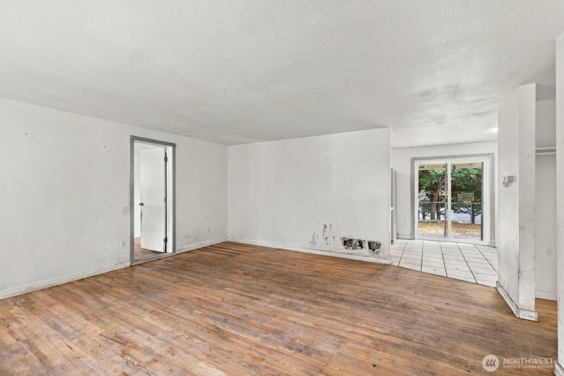404 Edwards St NW